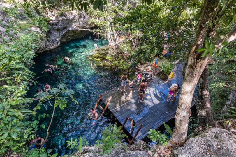 Blick von oben auf den Grand Cenote