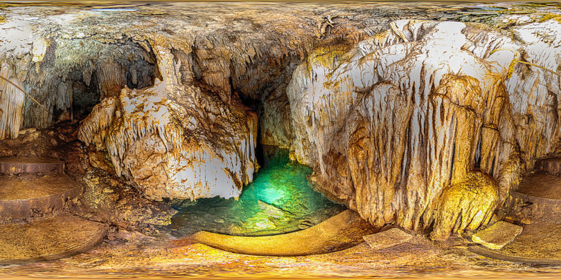 Die Tropfsteinhöhle Chelentún ist eine Tropfsteinhöhle bei den Cenoten von Cuzamá